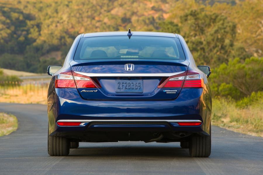  Honda Accord Hybrid 2016 года  (NA) (фото 4 из 41)